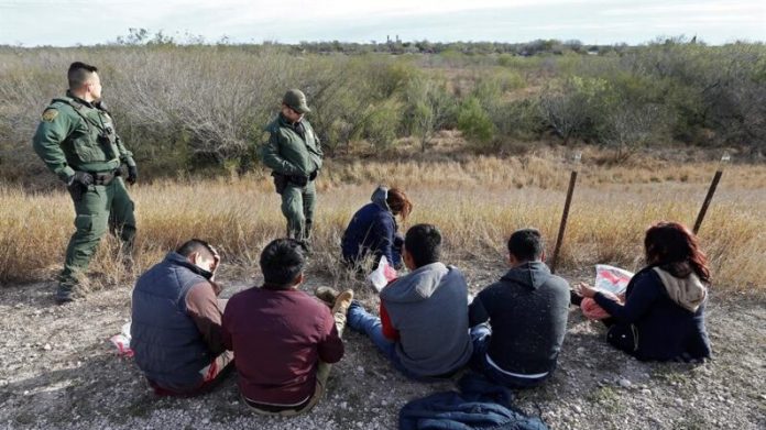 Estados Unidos podría enjuiciar a deportados que reingresen ilegalmente