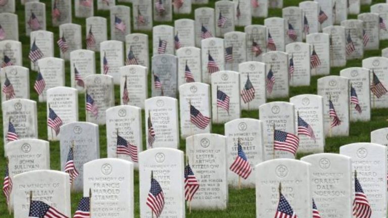 Memorial Day: Celebridades rinden homenaje a los soldados caídos