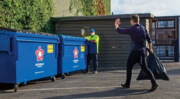 Hispanos desempeñan una labor fundamental en la recolección de basura