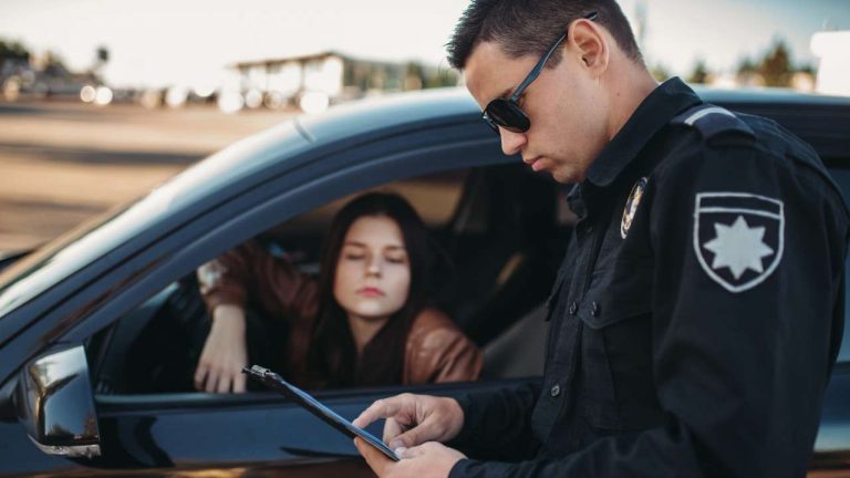 Licencia de conducir a indocumentados en 17 estados de EE.UU