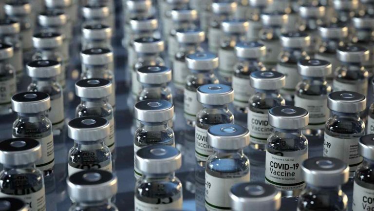 Novavax dice que su vacuna COVID es extremadamente efectiva