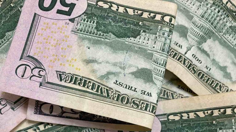 Reserva Federal pondera fin a bajas tasas de interés en EE.UU