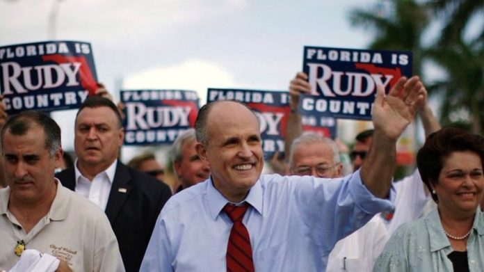 Rudy Giuliani suspendido para ejercer en NY