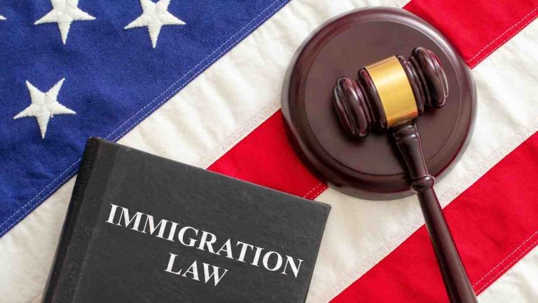 Dick Durbin: por aprobarse 4.5 millones de ciudadanías