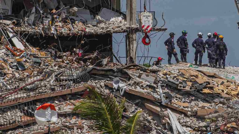 Vecinos de Surfside exigen inspección de la zona