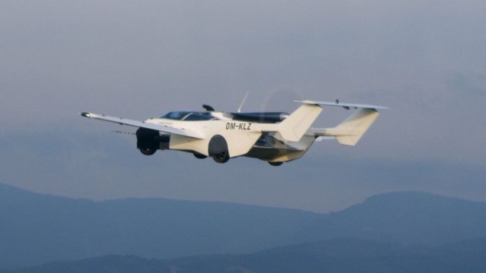 ¡Increíble! Flying Car completó vuelo de prueba