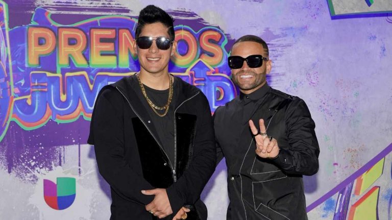 Chyno y Nacho juntos en Premios Juventud 2021