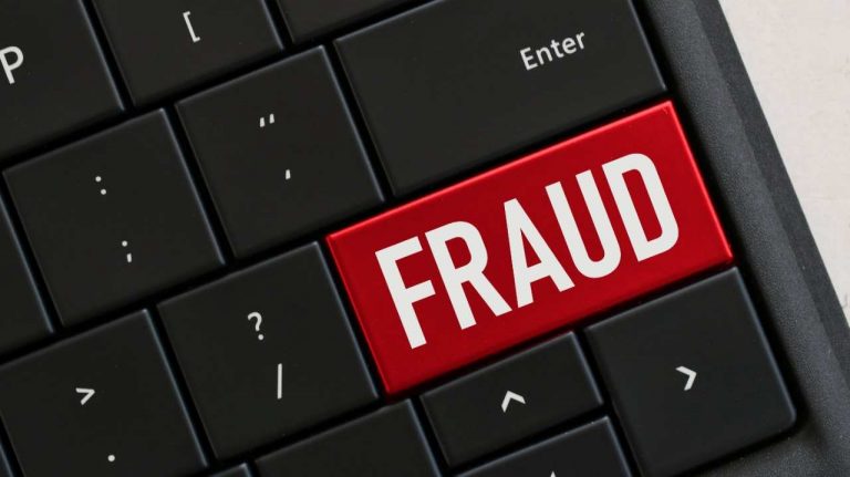 EOIR alerta sobre estafa telefónica a inmigrantes