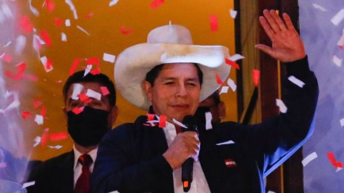 Pedro Castillo oficialmente es presidente del Perú