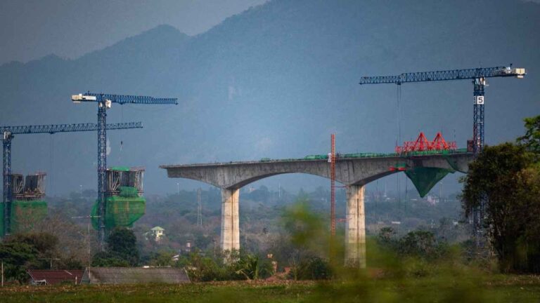 Senado vota para avanzar con el proyecto de ley de infraestructura bipartidista