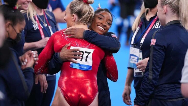 Simone Biles abandona la final por razones de salud