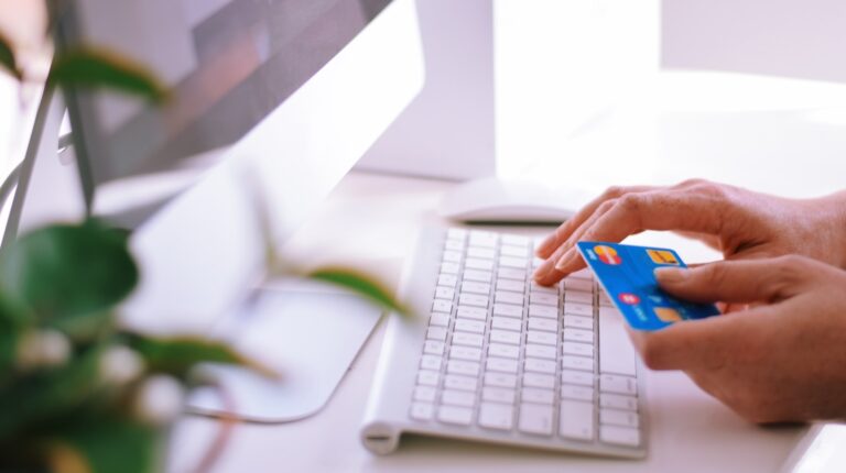 Amazon con multa millonaria por vulnerar datos de usuarios