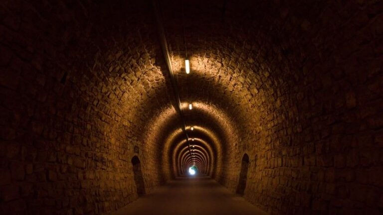 Descubren narcotúnel en la frontera con México de 55 metros
