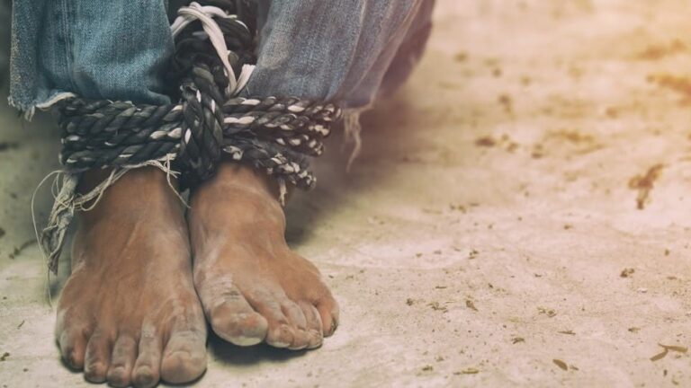 Inmigrantes denuncian abusos sexuales en un centro de detención de Florida