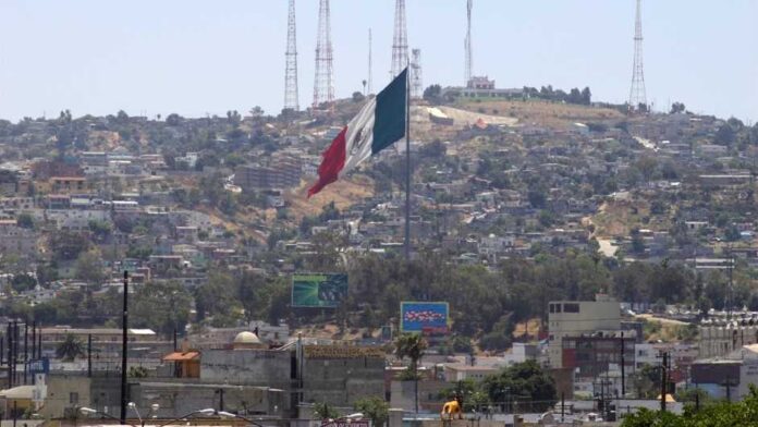 Juez del Tribunal Supremo de EE. UU., suspendió el Quédate en México