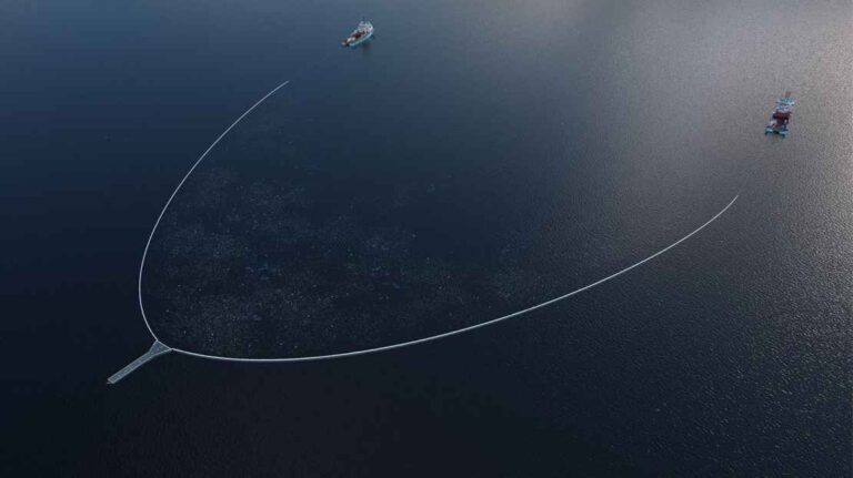 Enorme red que recoge los plásticos del océano. Ocean Cleanup. Systema 002.