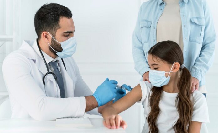 Senado aprueba consentimiento de padres para vacunación de menores