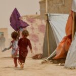 Niños afganos en refugios
