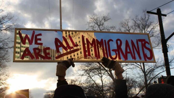 Lanzan campaña que busca naturalizar a dos millones de inmigrantes