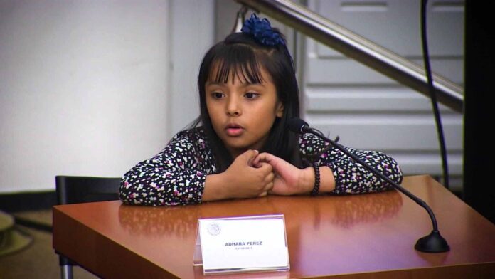 Adhara Pérez, la niña prodigio mexicana de 9 años