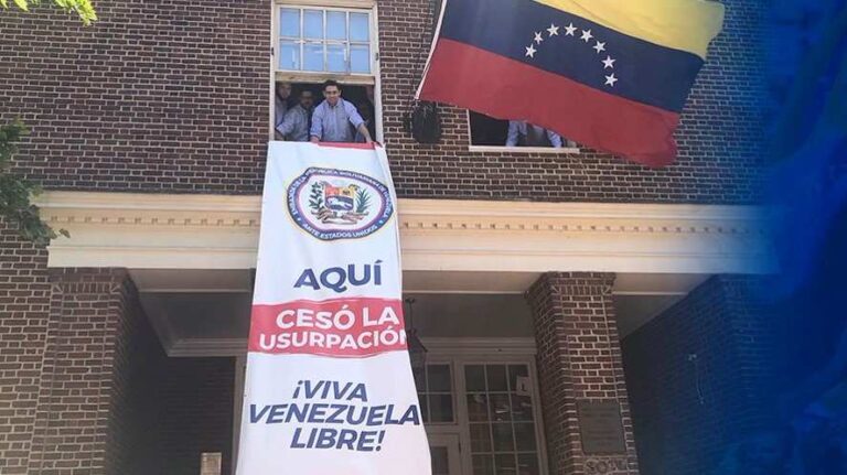 Alcaldía de Miami-Dade ayuda gratuitamente a venezolanos para tramitar TPS