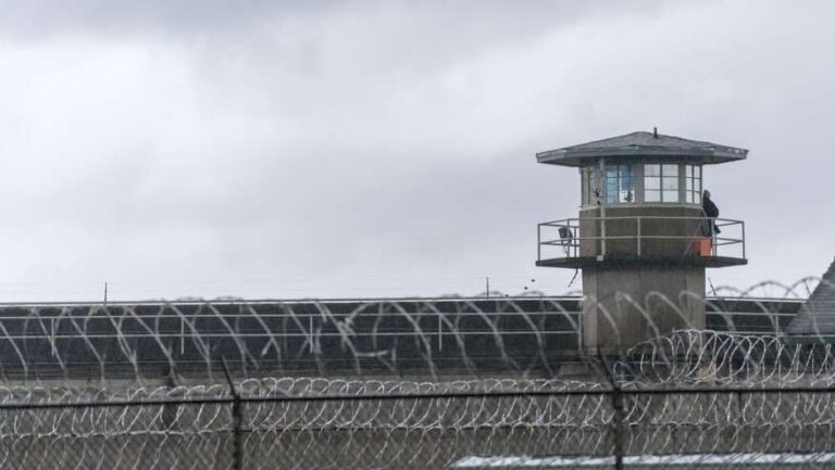 California no podrá prohibir cárceles de ICE