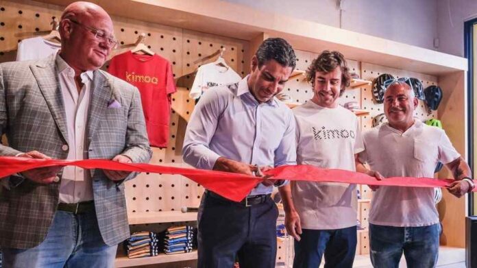 Fernando Alonso inauguró tienda en Miami y habló del Gran Premio de F1