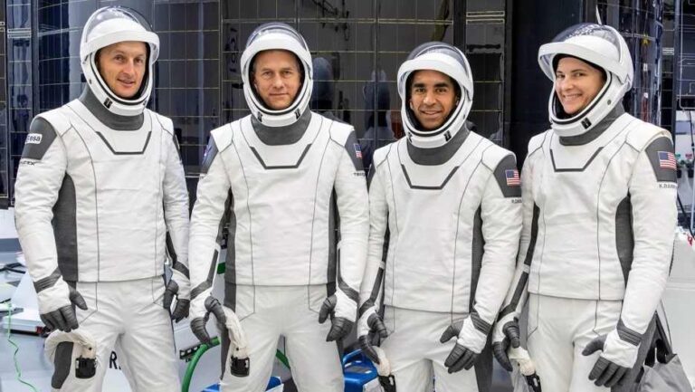 NASA y SpaceX aplazan 24 horas el despegue del Crew-3