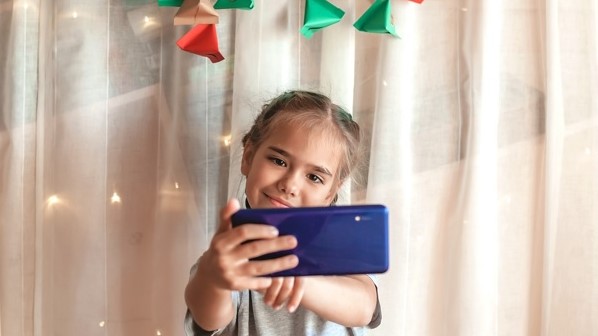 TikTok, YouTube y Snapchat prometen revelar datos sobre su impacto en niños
