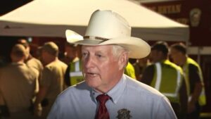 sheriff del condado de Crimes, Don Sowell