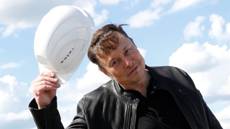 Elon Musk vende 4,5 millones de acciones de Tesla valoradas en $5.000 millones