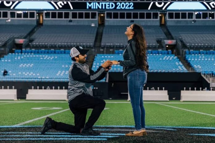 Fanático latino hace propuesta de matrimonio en estadio de Charlotte FC