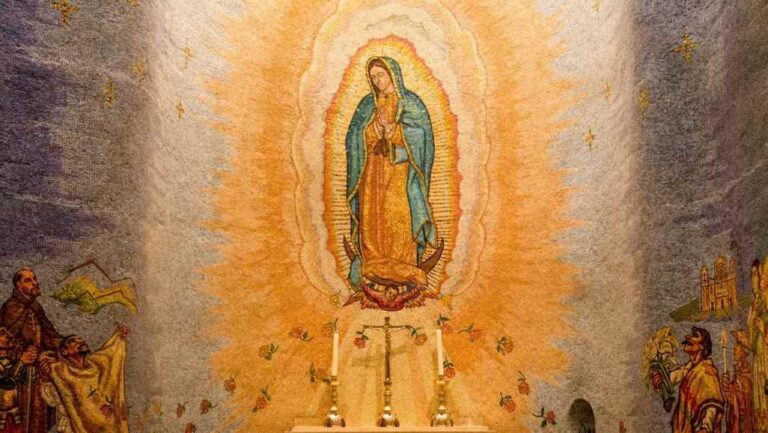 Los Ángeles se prepara para procesión de Nuestra Señora de Guadalupe