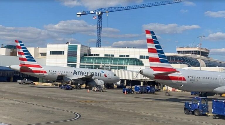 Masiva cancelación de vuelos de American Airlines