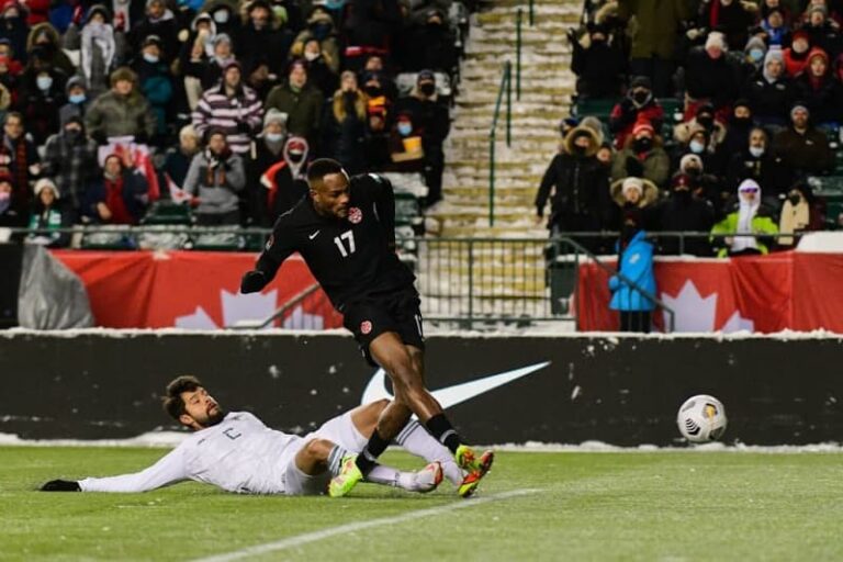México se congeló ante Canadá y perdió terreno rumbo a Catar