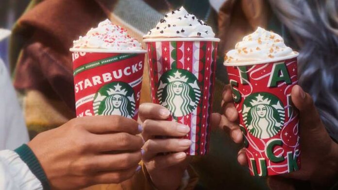 Starbucks entregó vasos navideños reutilizables ¡gratis!