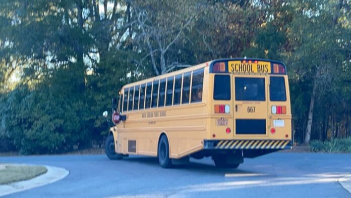 Accidente de autobús escolar en Uptown Charlotte