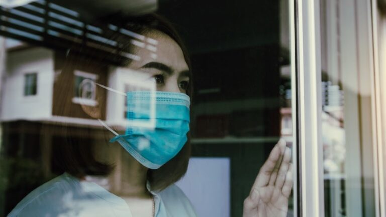 CDC establece nuevo tiempo de aislamiento por covid-19