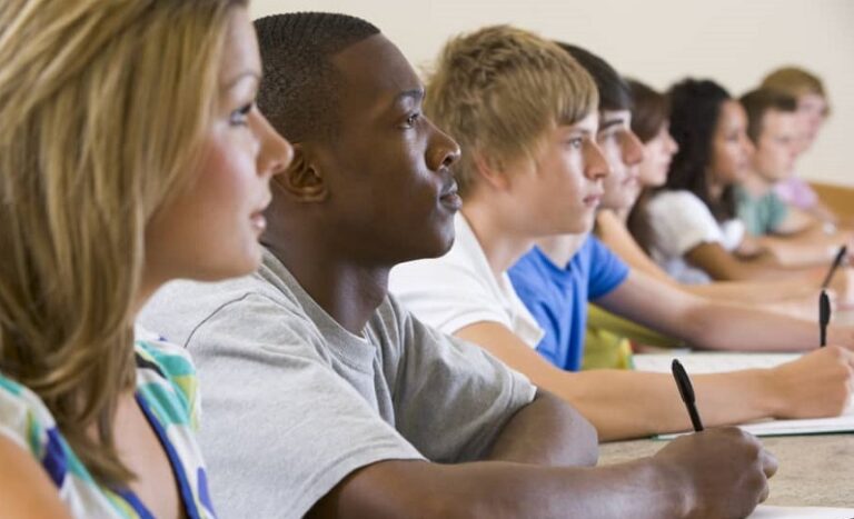 Conoce en línea los planes de mejoramiento escolar en Charlotte
