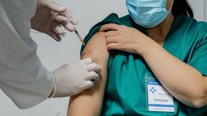 Se restablece el mandato de vacunas en EE. UU.