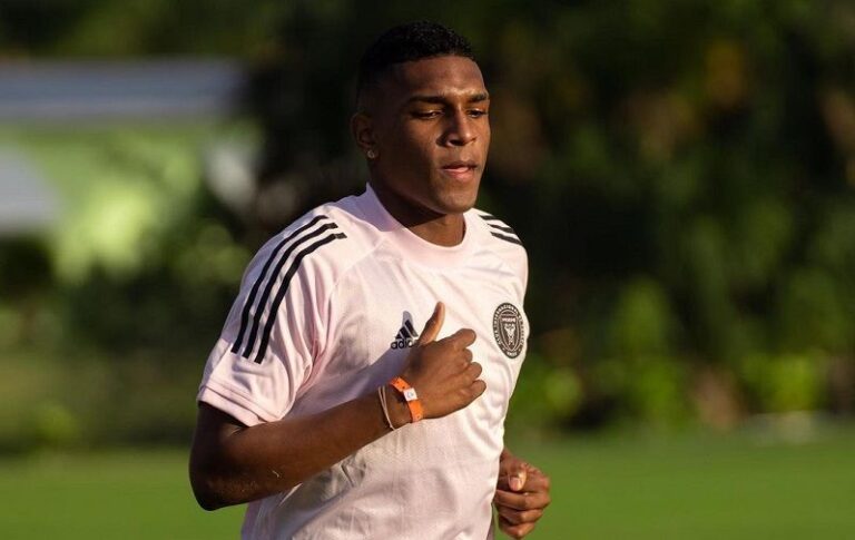 Charlotte FC firmó a defensor venezolano