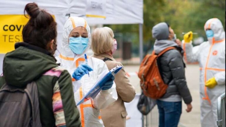 Crisis por contagios en inmigrantes detenidos en cárceles del ICE