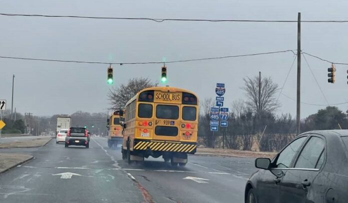 Múltiples heridos en dos accidentes de autobuses escolares