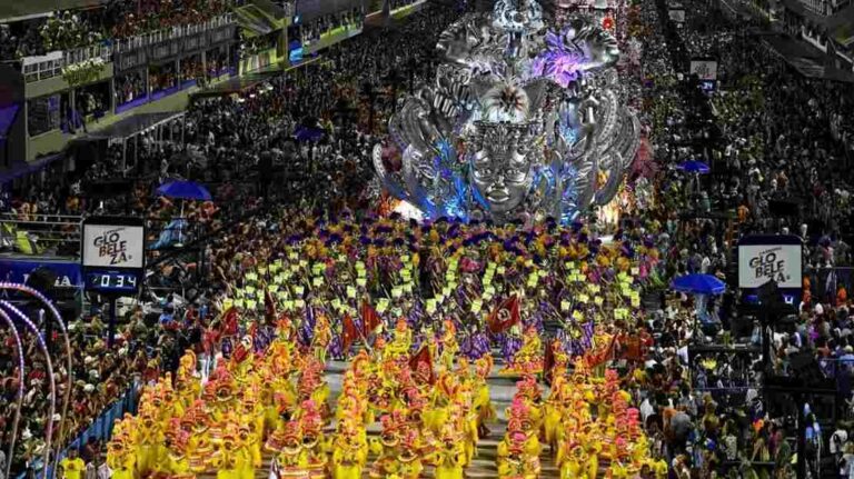 Tímida celebración del Carnaval de Río de Janeiro