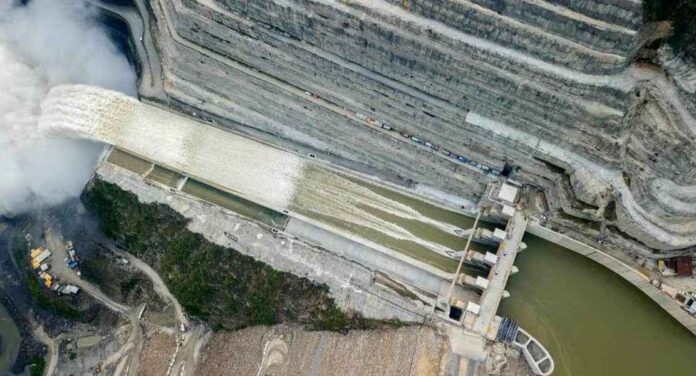 Hidroeléctrica en Colombia inicia operaciones