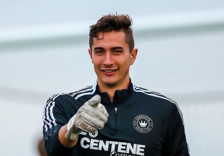 Hispanos en Charlotte FC: El muro de Pablo Sisniega