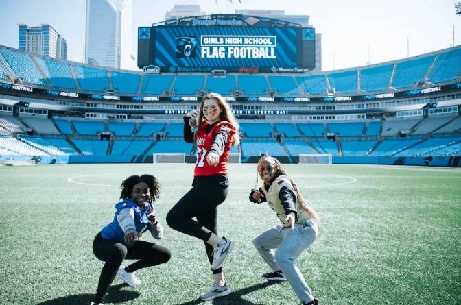 Panthers lanzan liga de football femenina