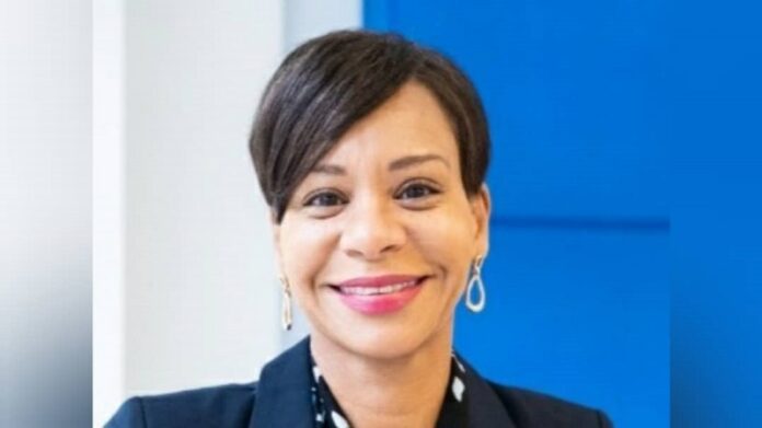 Polémica contratación para equidad racial termina en dimisión