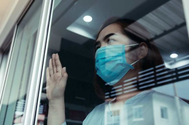 China confina a 25 millones de personas por brote de covid-19