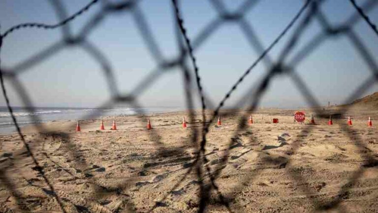 Exigen a Biden investigar uso de sustancias tóxicas en centro de inmigrantes